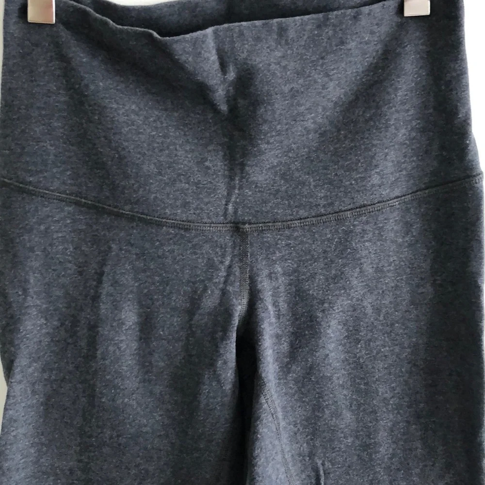 EUC! LULULEMON Capri‎ knit high waist leggings 6 dark heathered grey